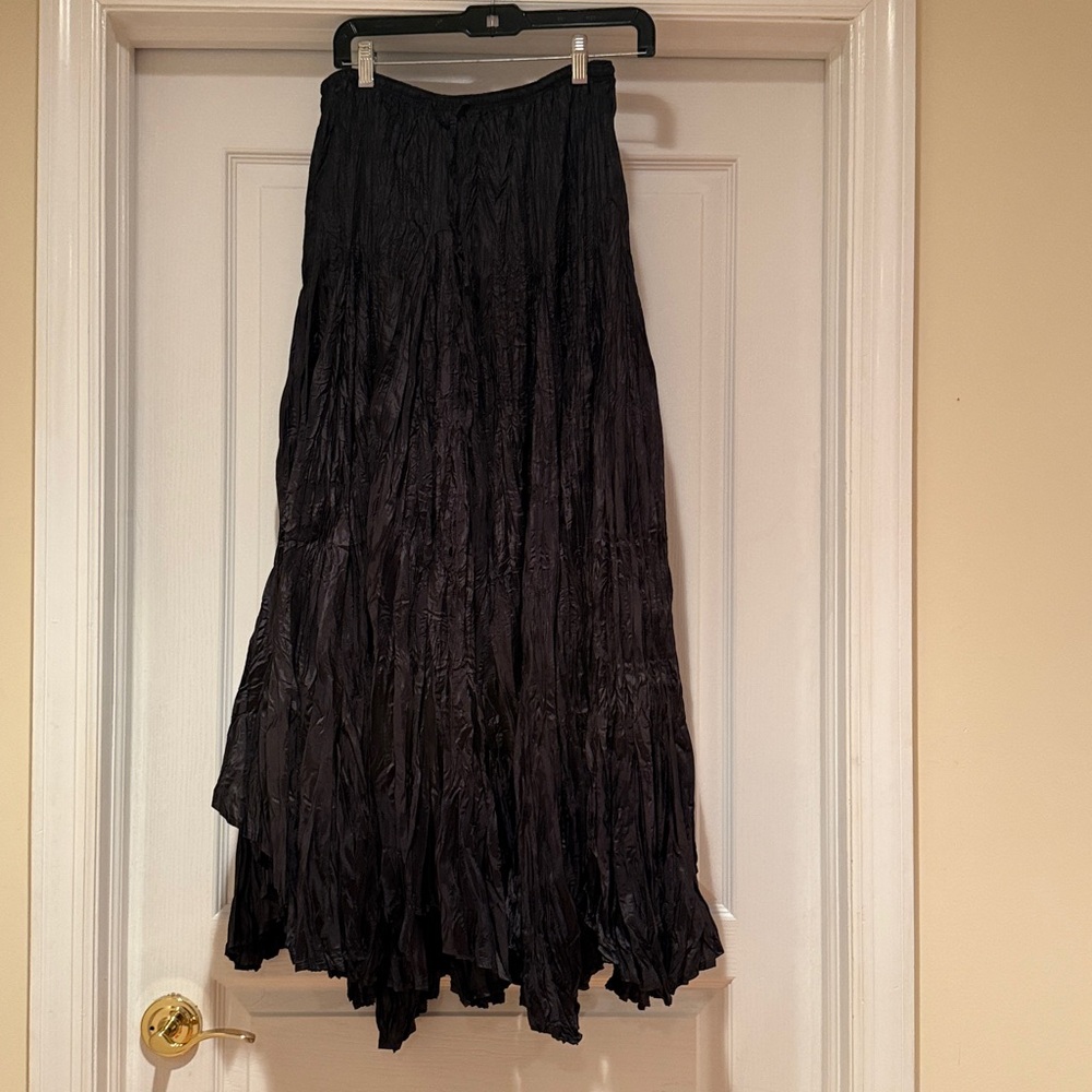 Essentials by Milano Black Crinkled Maxi Skirt